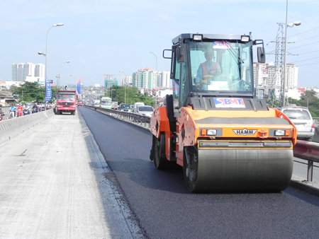 UBND TP HCM vừa có công văn khẩn chấp thuận đề xuất của Sở GTVT về việc sửa chữa cầu Sài Gòn 1 sau khi cầu Sài Gòn 2 đưa vào sử dụng.