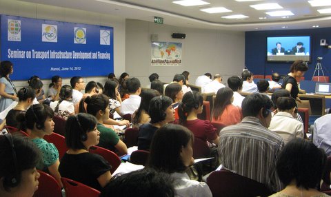 Sáng 14/6, tại Trung tâm thông tin và phát triển (VDIC)- Ngân hàng thế giới, đã diễn ra Hội thảo cầu truyền hình quốc tế với nội dung chính sách tài chính cho phát triển cơ sở hạ tầng giao thông.